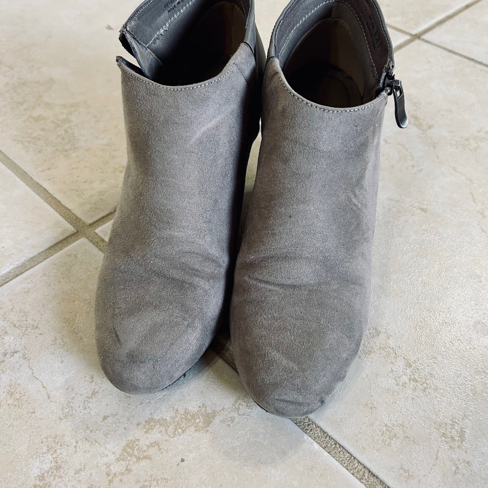 CL by Laundry Taupe Faux Suede Wedge Booties size 8